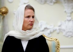ايران تستدعي سفير سويسرا وتسلمه رسالتها إلى أمريكا
