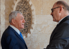 رئيس المحكمة الاتحادية يؤكد ضرورة  حل ازمة رواتب موظفي كردستان
