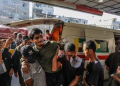 غارات إسرائيلية تستهدف مناطق وسط وجنوب قطاع غزة