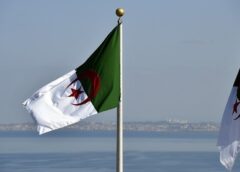 الجزائر تعلن الحداد على ضحايا الحافلة